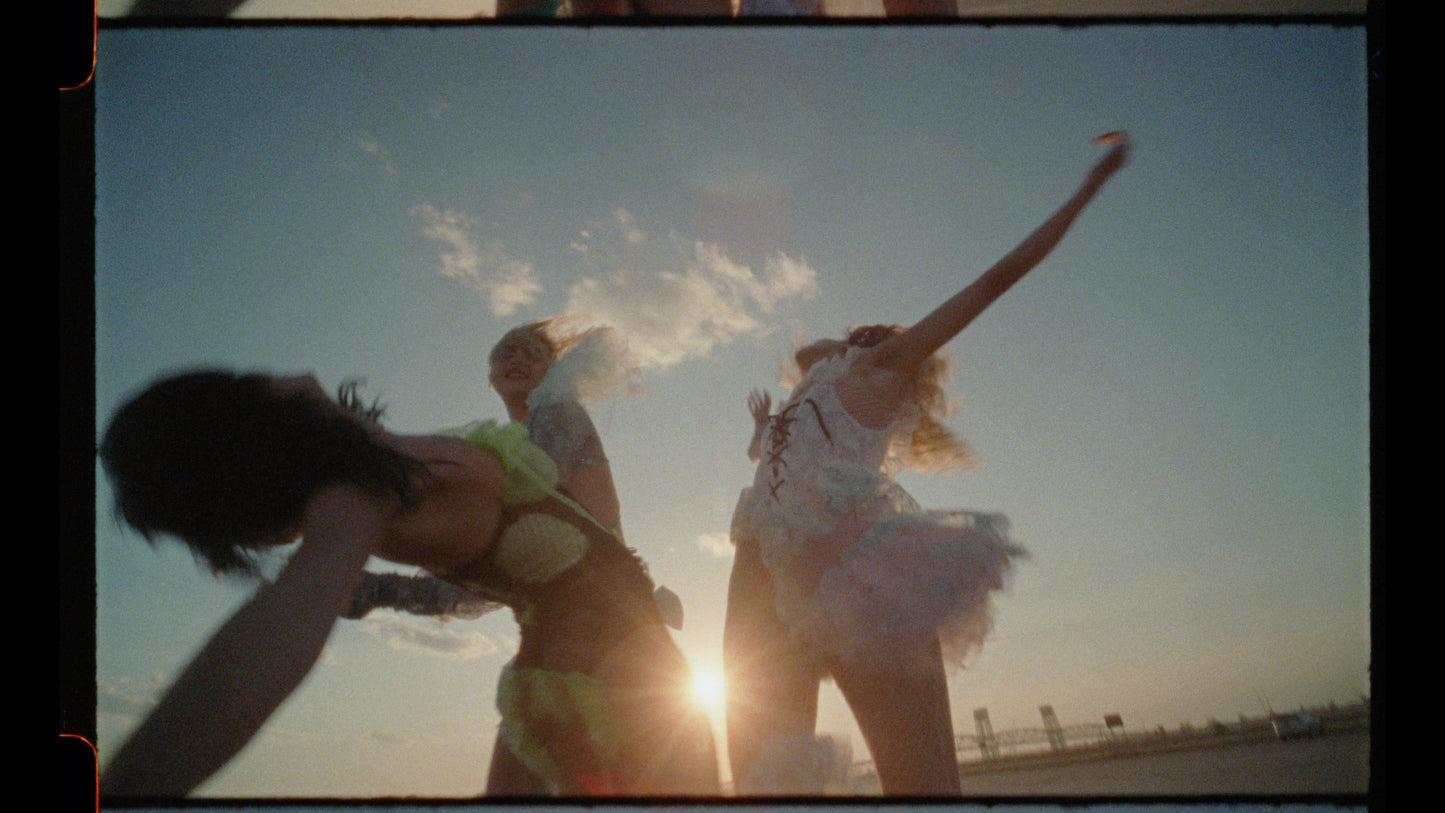 Pluck Me music video outfit Veronika