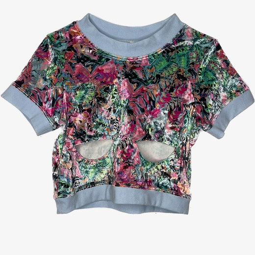 underboob shirt!