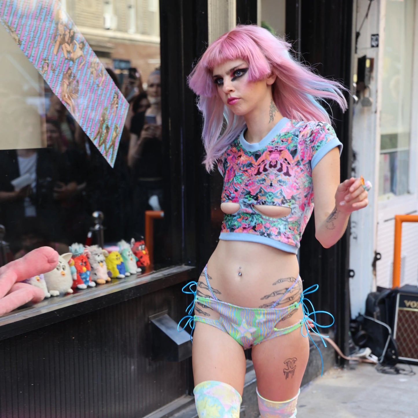 underboob shirt!