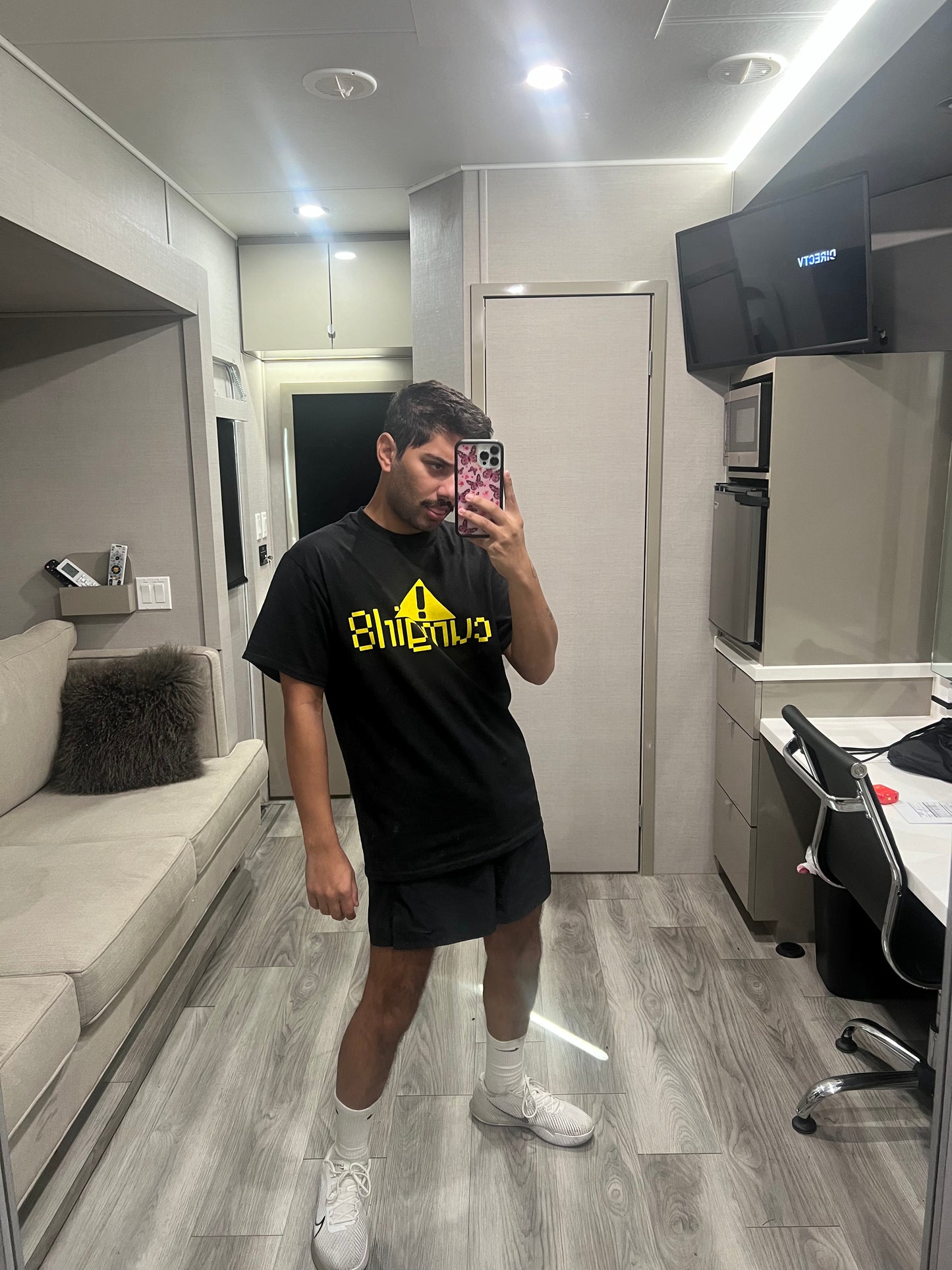 ⚠️ T shirt
